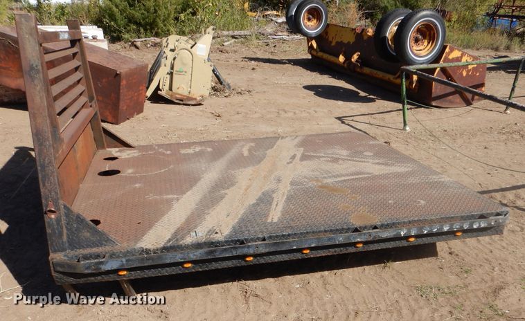 image for item LU9690 Flatbed