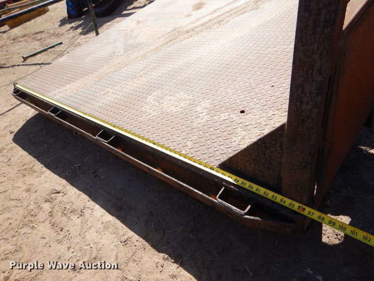 image for item LU9690 Flatbed