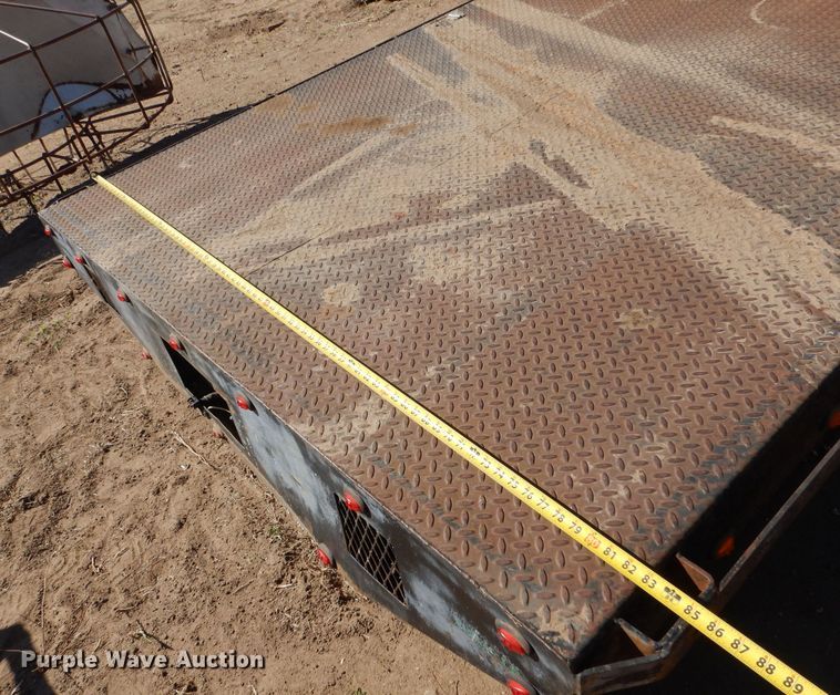 image for item LU9690 Flatbed