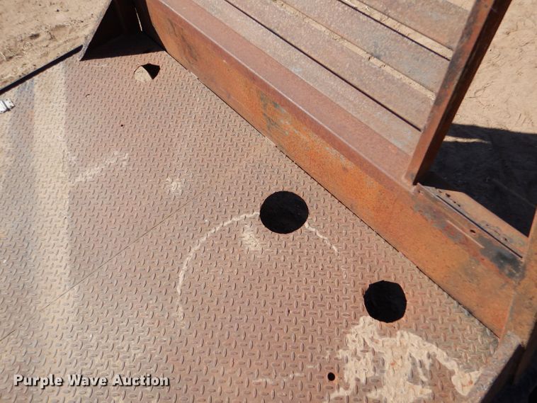 image for item LU9690 Flatbed