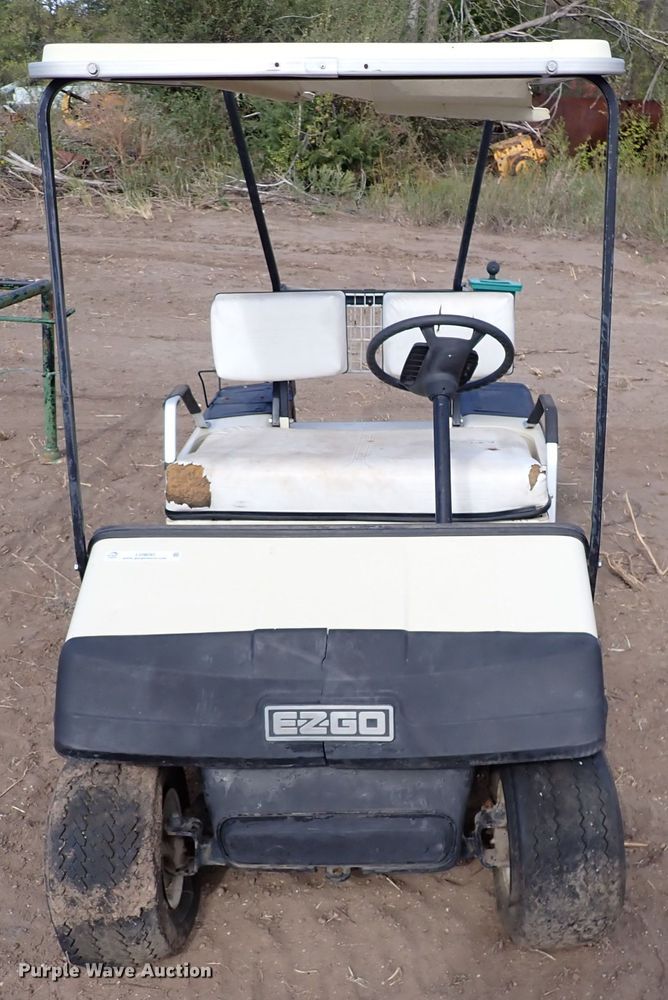 image for item LU9692 (2) Ez-go golf carts