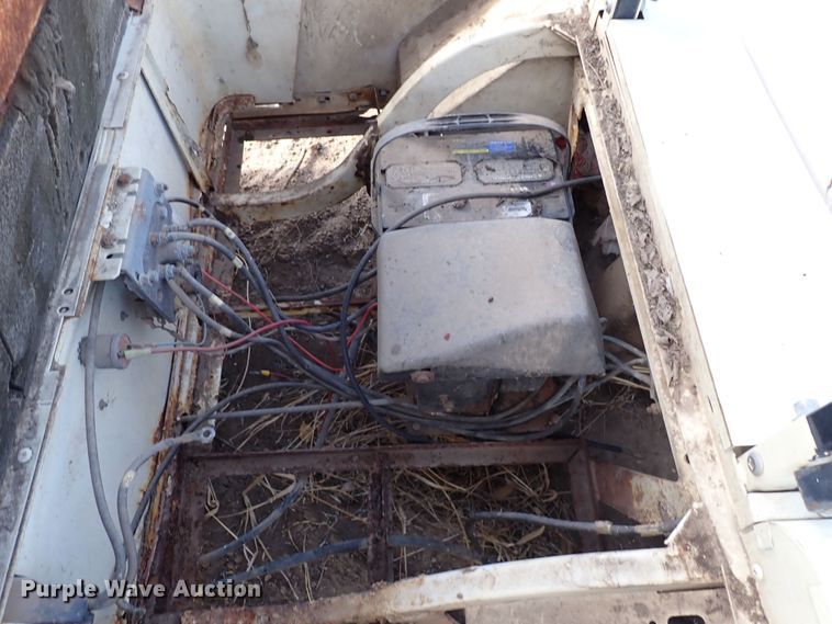 image for item LU9692 (2) Ez-go golf carts