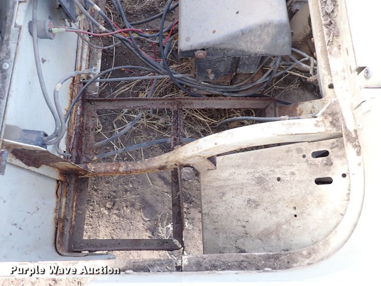 image for item LU9692 (2) Ez-go golf carts