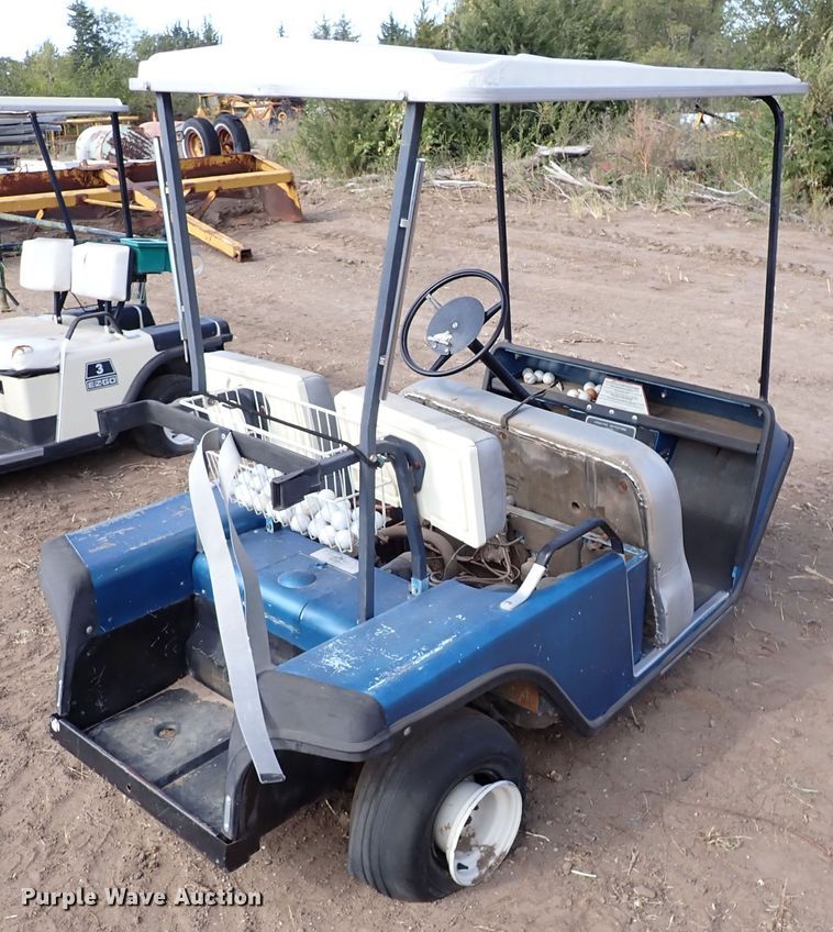 image for item LU9692 (2) Ez-go golf carts