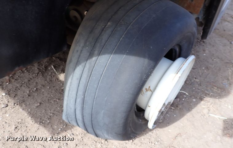 image for item LU9692 (2) Ez-go golf carts