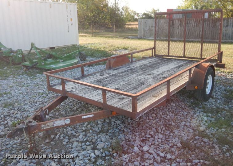 image for item LY9221 2009 Neal Manufacturing  utility trailer