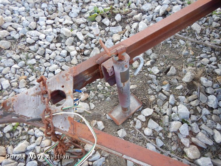 image for item LY9221 2009 Neal Manufacturing  utility trailer