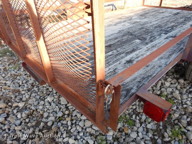 image for item LY9221 2009 Neal Manufacturing  utility trailer