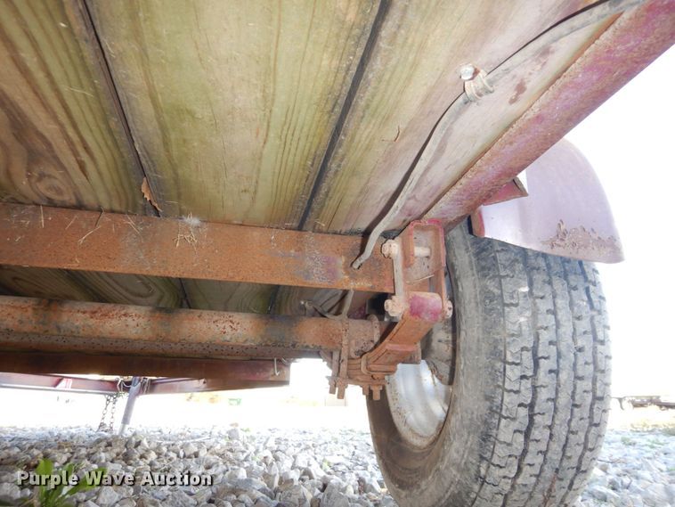 image for item LY9221 2009 Neal Manufacturing  utility trailer