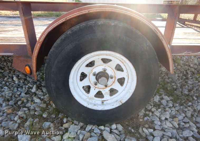 image for item LY9221 2009 Neal Manufacturing  utility trailer