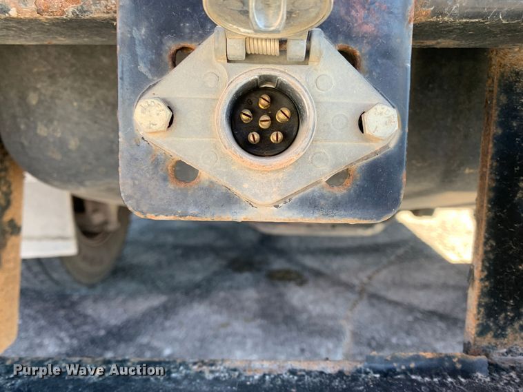 image for item MH9843 2017 Ford F450 Super Duty XLT  Crew Cab flatbed truck