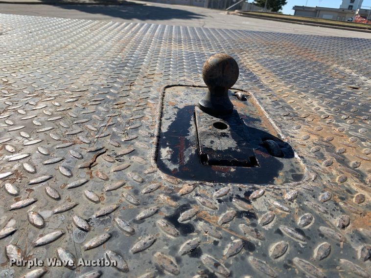 image for item MH9843 2017 Ford F450 Super Duty XLT  Crew Cab flatbed truck