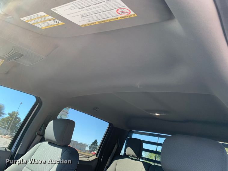 image for item MH9843 2017 Ford F450 Super Duty XLT  Crew Cab flatbed truck