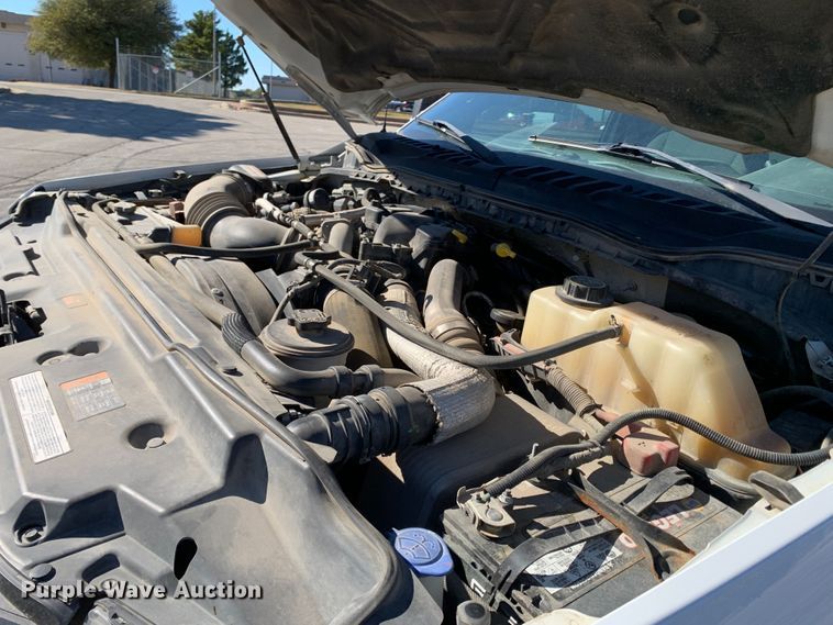 image for item MH9843 2017 Ford F450 Super Duty XLT  Crew Cab flatbed truck