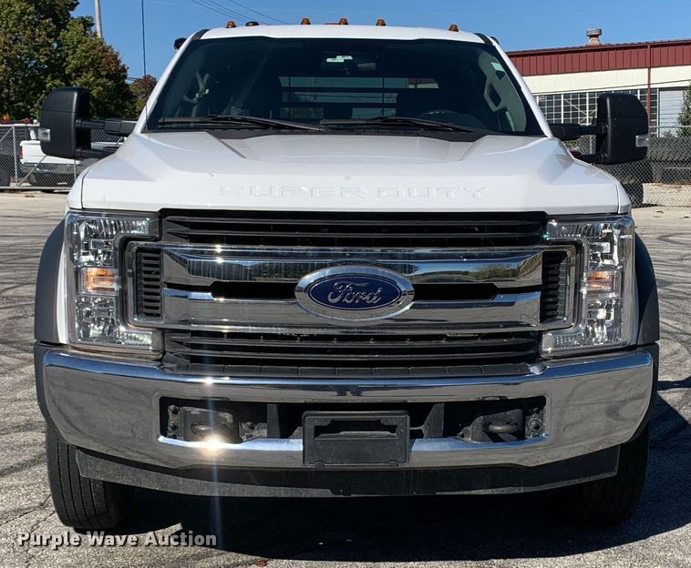 image for item MH9844 2019 Ford F450 Super Duty XLT  Crew Cab flatbed truck