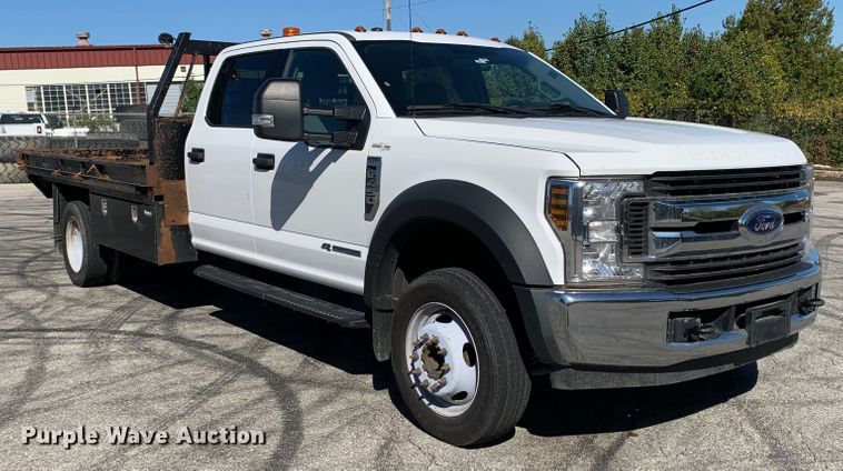 image for item MH9844 2019 Ford F450 Super Duty XLT  Crew Cab flatbed truck