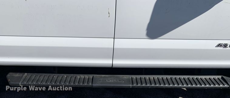 image for item MH9844 2019 Ford F450 Super Duty XLT  Crew Cab flatbed truck