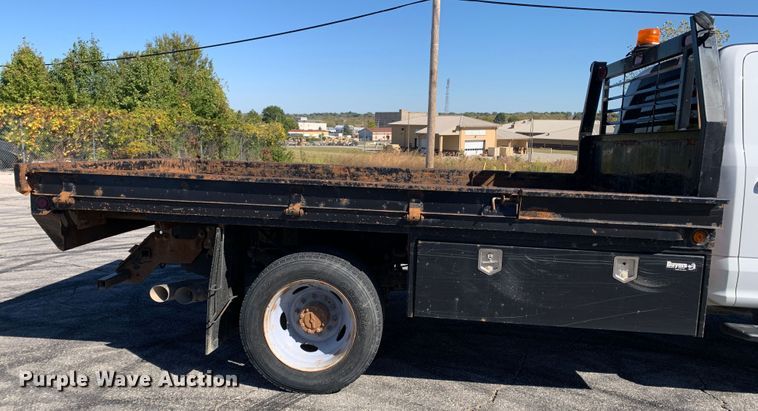 image for item MH9844 2019 Ford F450 Super Duty XLT  Crew Cab flatbed truck