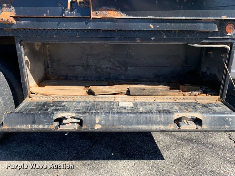 image for item MH9844 2019 Ford F450 Super Duty XLT  Crew Cab flatbed truck