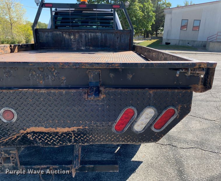 image for item MH9844 2019 Ford F450 Super Duty XLT  Crew Cab flatbed truck