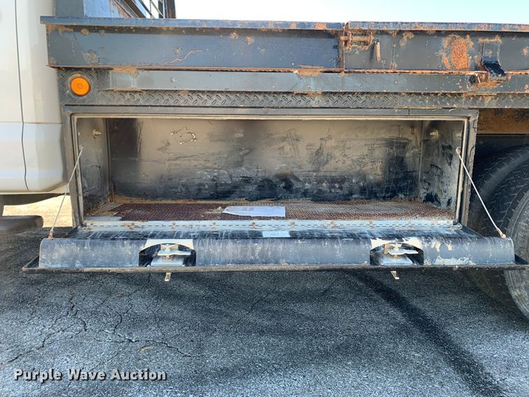 image for item MH9844 2019 Ford F450 Super Duty XLT  Crew Cab flatbed truck