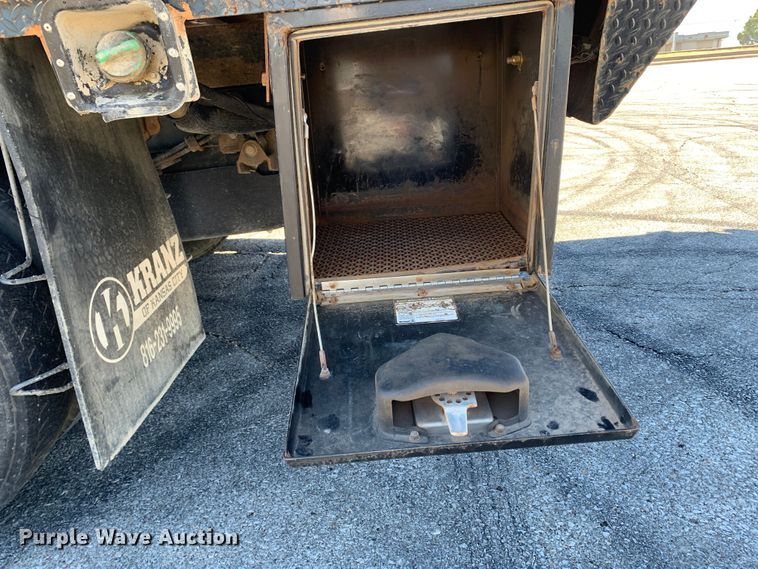 image for item MH9844 2019 Ford F450 Super Duty XLT  Crew Cab flatbed truck