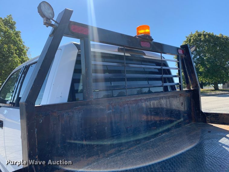 image for item MH9844 2019 Ford F450 Super Duty XLT  Crew Cab flatbed truck