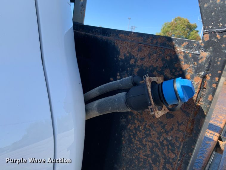 image for item MH9844 2019 Ford F450 Super Duty XLT  Crew Cab flatbed truck