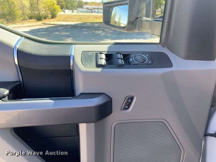 image for item MH9844 2019 Ford F450 Super Duty XLT  Crew Cab flatbed truck