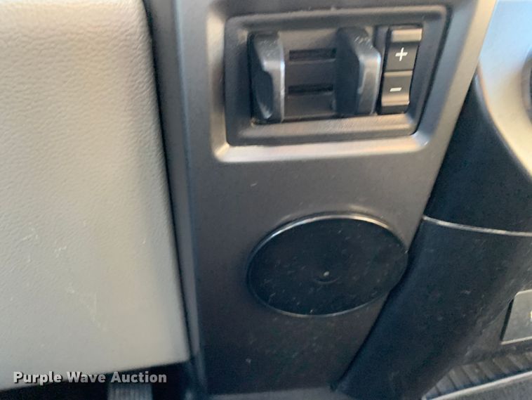 image for item MH9844 2019 Ford F450 Super Duty XLT  Crew Cab flatbed truck