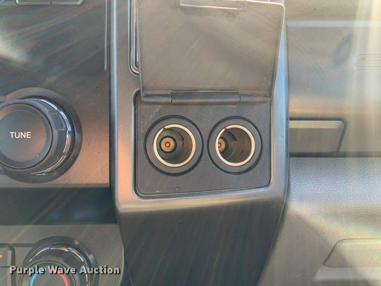 image for item MH9844 2019 Ford F450 Super Duty XLT  Crew Cab flatbed truck