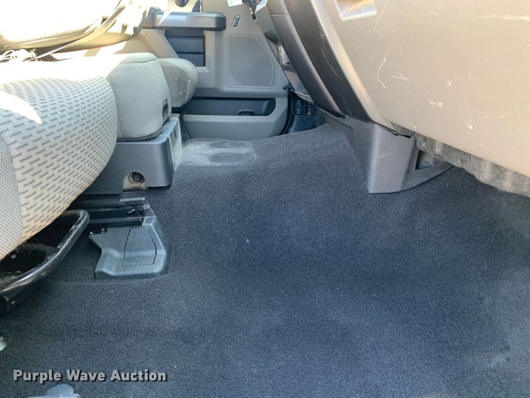 image for item MH9844 2019 Ford F450 Super Duty XLT  Crew Cab flatbed truck