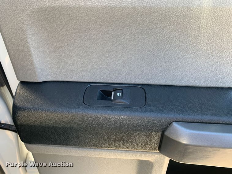 image for item MH9844 2019 Ford F450 Super Duty XLT  Crew Cab flatbed truck