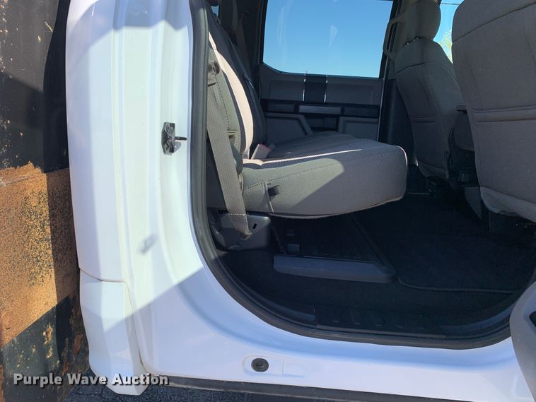 image for item MH9844 2019 Ford F450 Super Duty XLT  Crew Cab flatbed truck