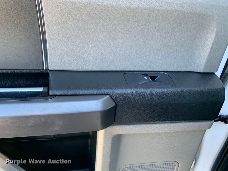 image for item MH9844 2019 Ford F450 Super Duty XLT  Crew Cab flatbed truck