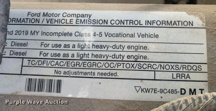 image for item MH9844 2019 Ford F450 Super Duty XLT  Crew Cab flatbed truck