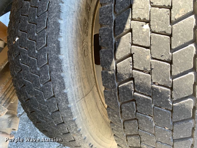 image for item MH9844 2019 Ford F450 Super Duty XLT  Crew Cab flatbed truck