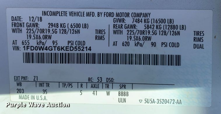 image for item MH9844 2019 Ford F450 Super Duty XLT  Crew Cab flatbed truck