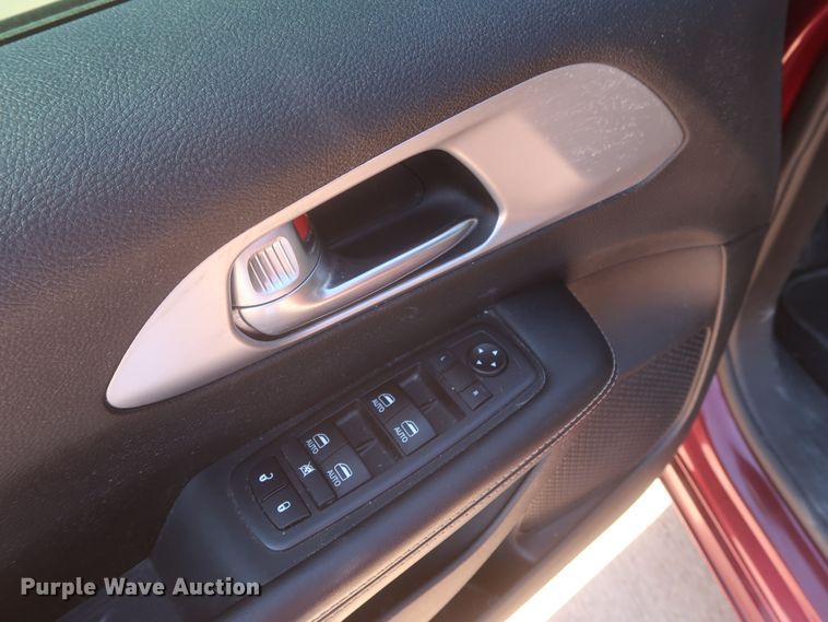 image for item MJ9169 2019 Chrysler Pacifica  van