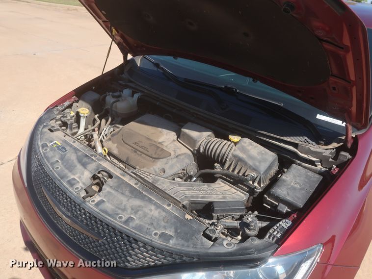 image for item MJ9169 2019 Chrysler Pacifica  van