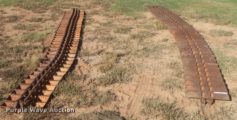 image for item MJ9174 Komatsu D21P-6  tracks