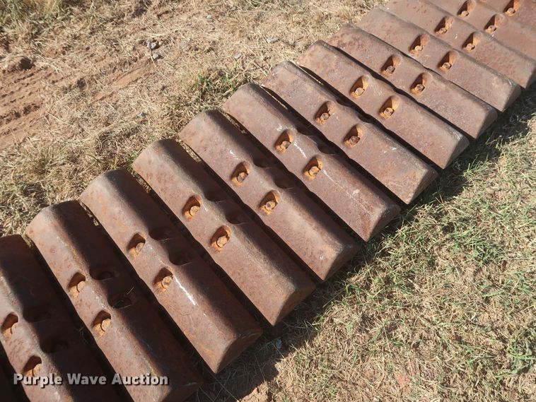 image for item MJ9174 Komatsu D21P-6  tracks