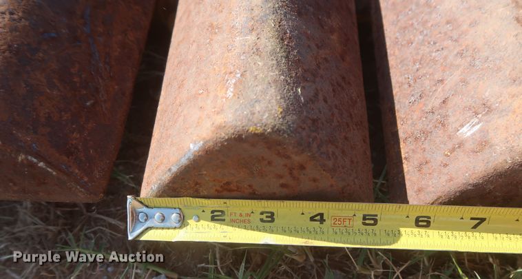 image for item MJ9174 Komatsu D21P-6  tracks