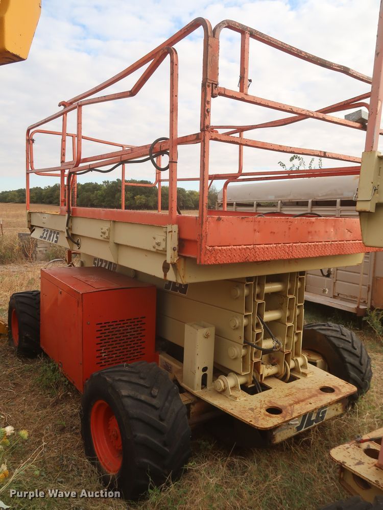 image for item MJ9187 1996 JLG 33-RTS  scissor lift