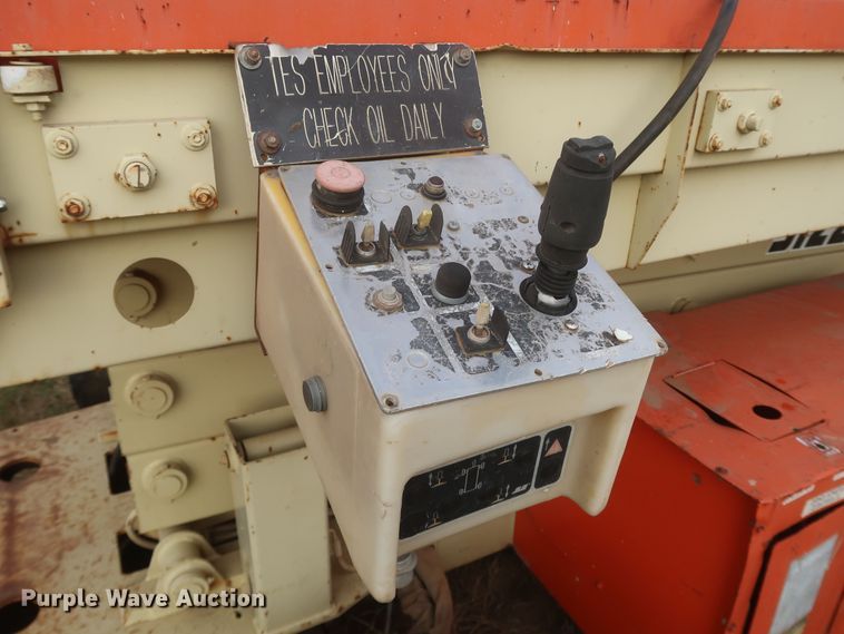 image for item MJ9187 1996 JLG 33-RTS  scissor lift