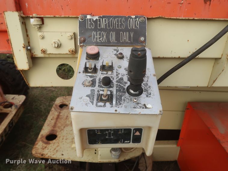 image for item MJ9187 1996 JLG 33-RTS  scissor lift