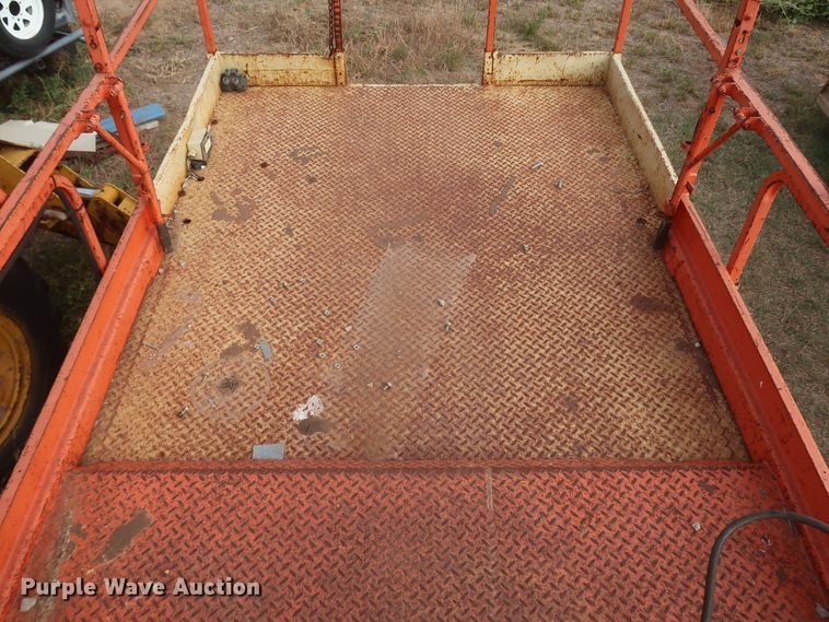 image for item MJ9187 1996 JLG 33-RTS  scissor lift