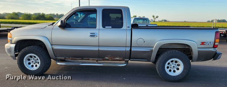 image for item MK9348 2001 GMC Sierra 1500  Ext. Cab pickup truck