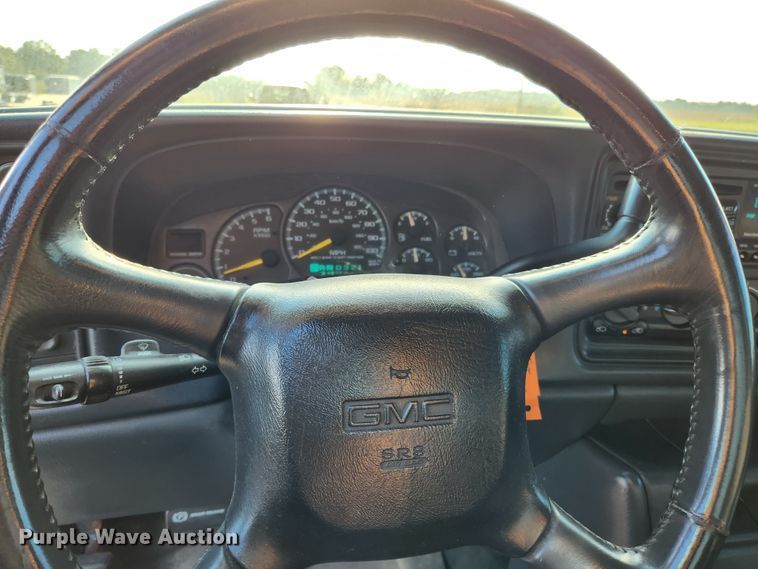 image for item MK9348 2001 GMC Sierra 1500  Ext. Cab pickup truck