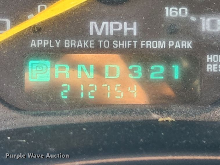 image for item MK9348 2001 GMC Sierra 1500  Ext. Cab pickup truck